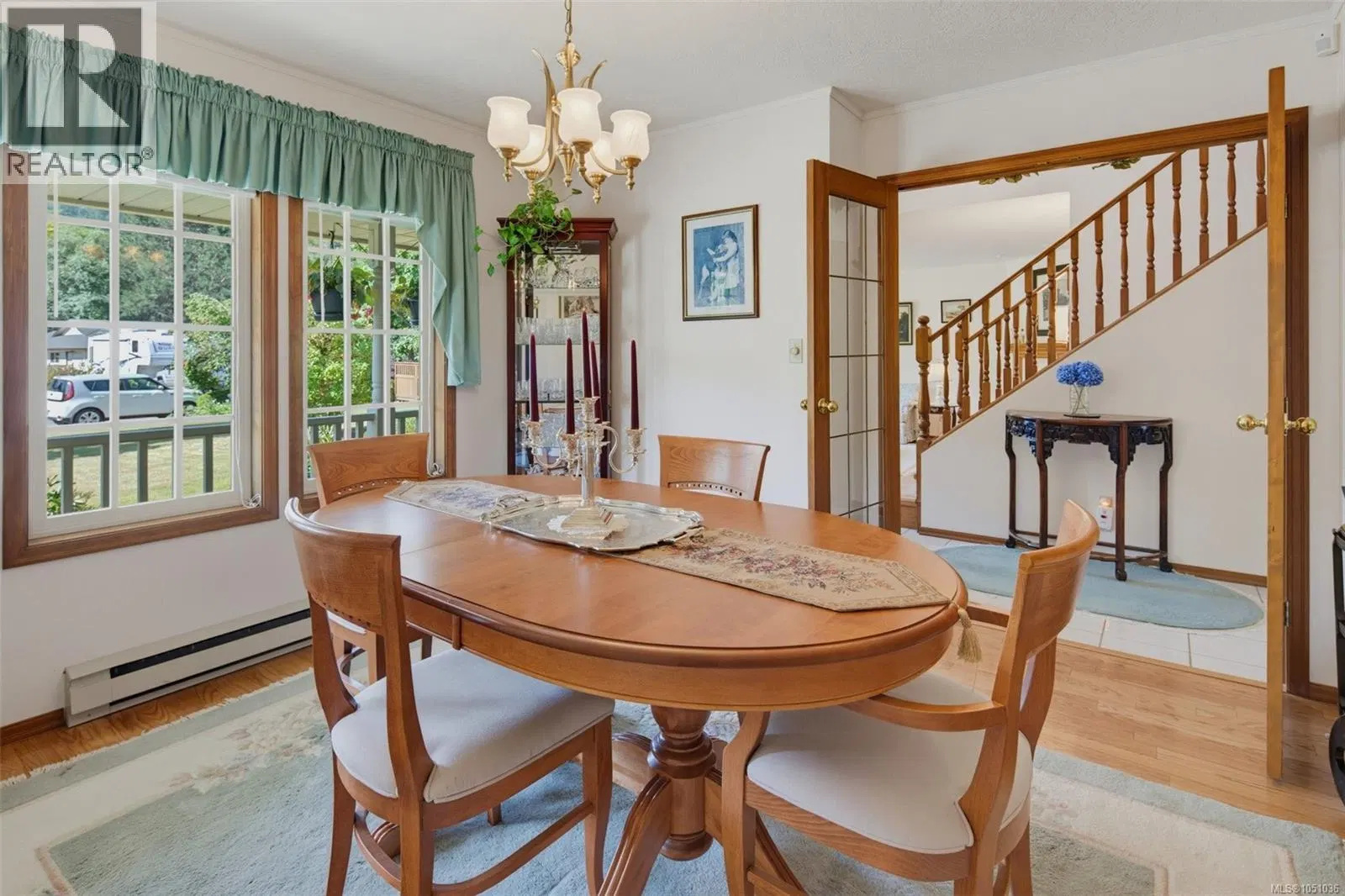 Photo 3 of 30 at 3141 Antrobus Crescent
