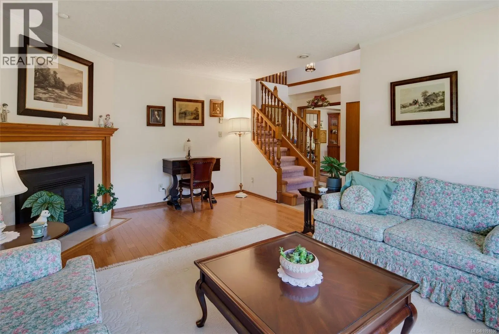 Photo 4 of 30 at 3141 Antrobus Crescent