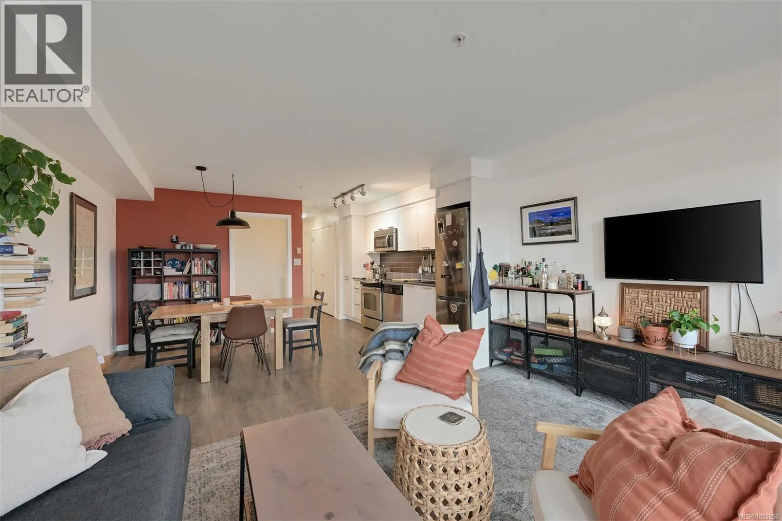 Photo 3 of 48 at #416 – 528 Pandora Avenue