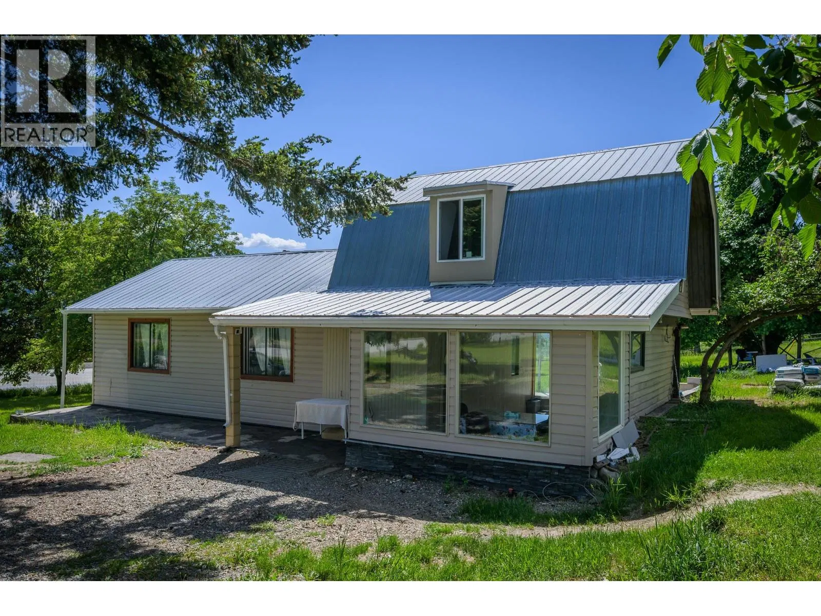 6721 Yellowhead Highway