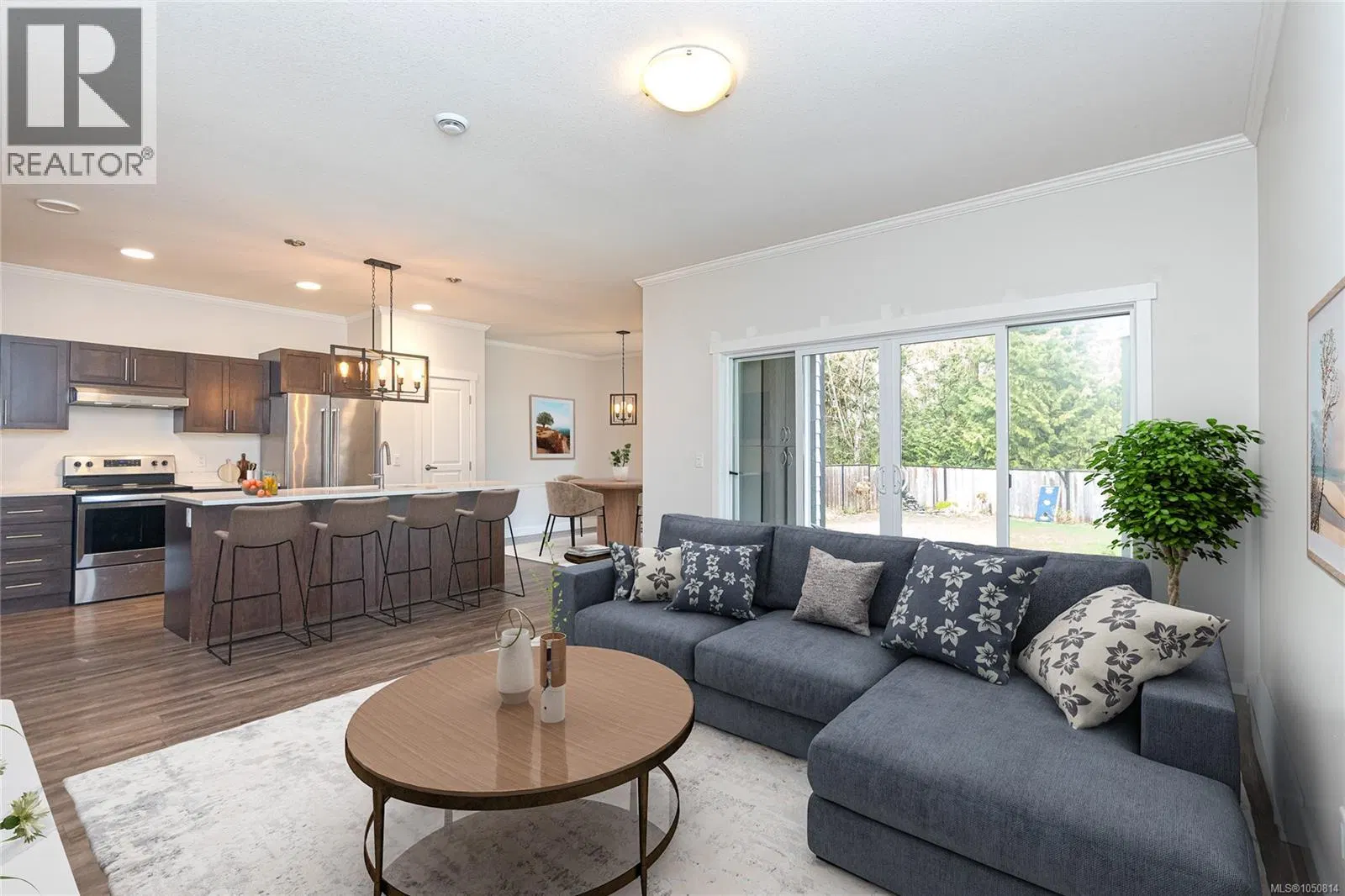 Photo 4 of 48 at 17 Saanich Ridge Drive