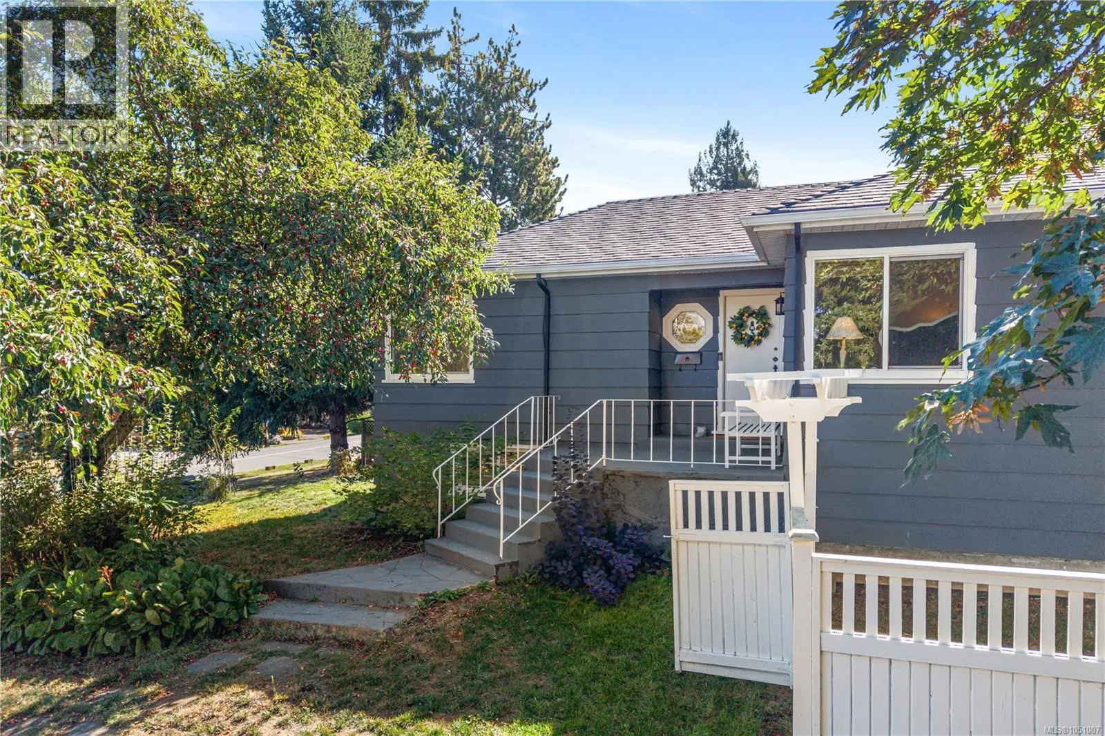 Photo 2 of 50 at 741 Cowper Street