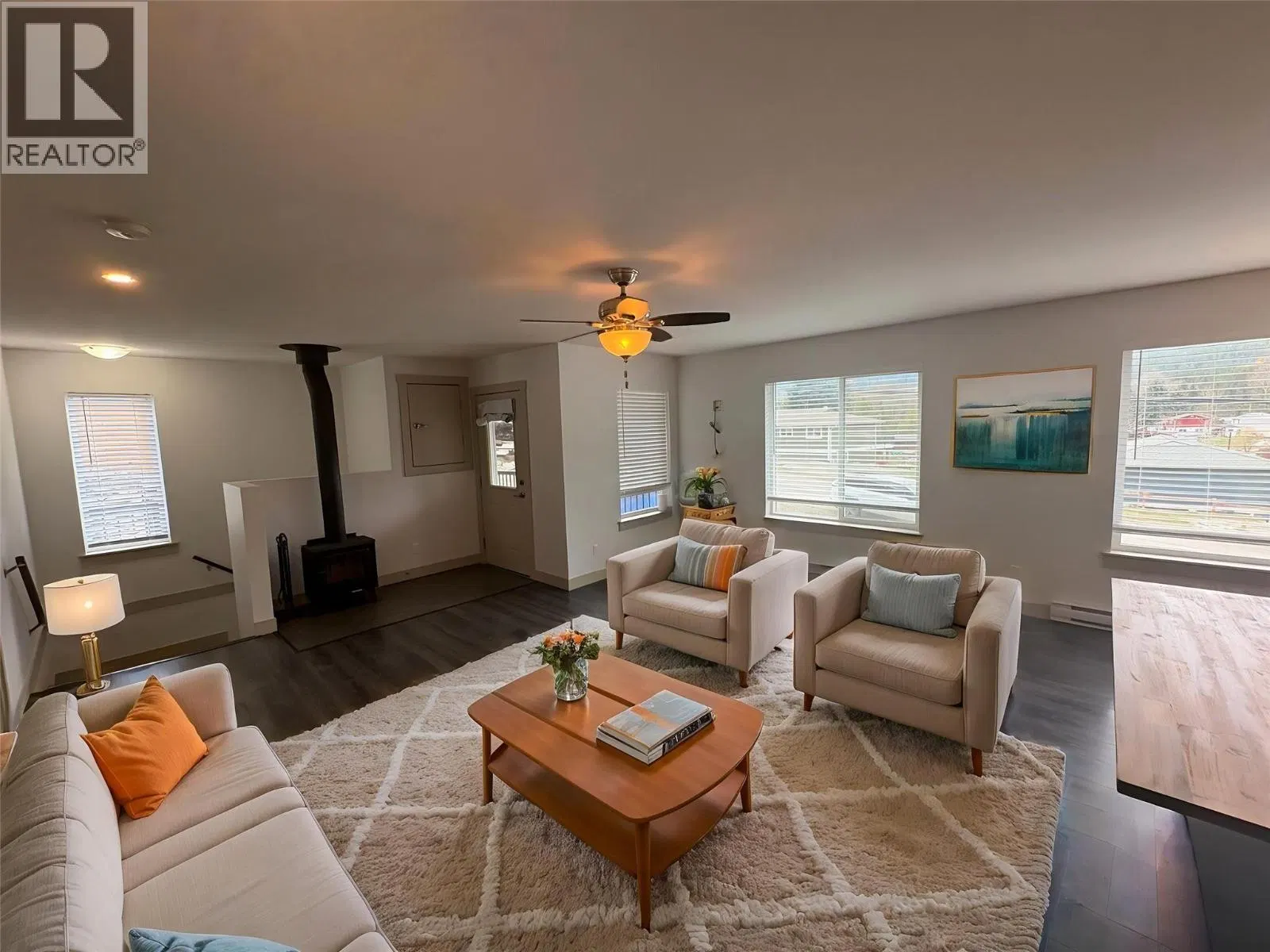 Photo 5 of 24 at 7370 Cahilty Crescent