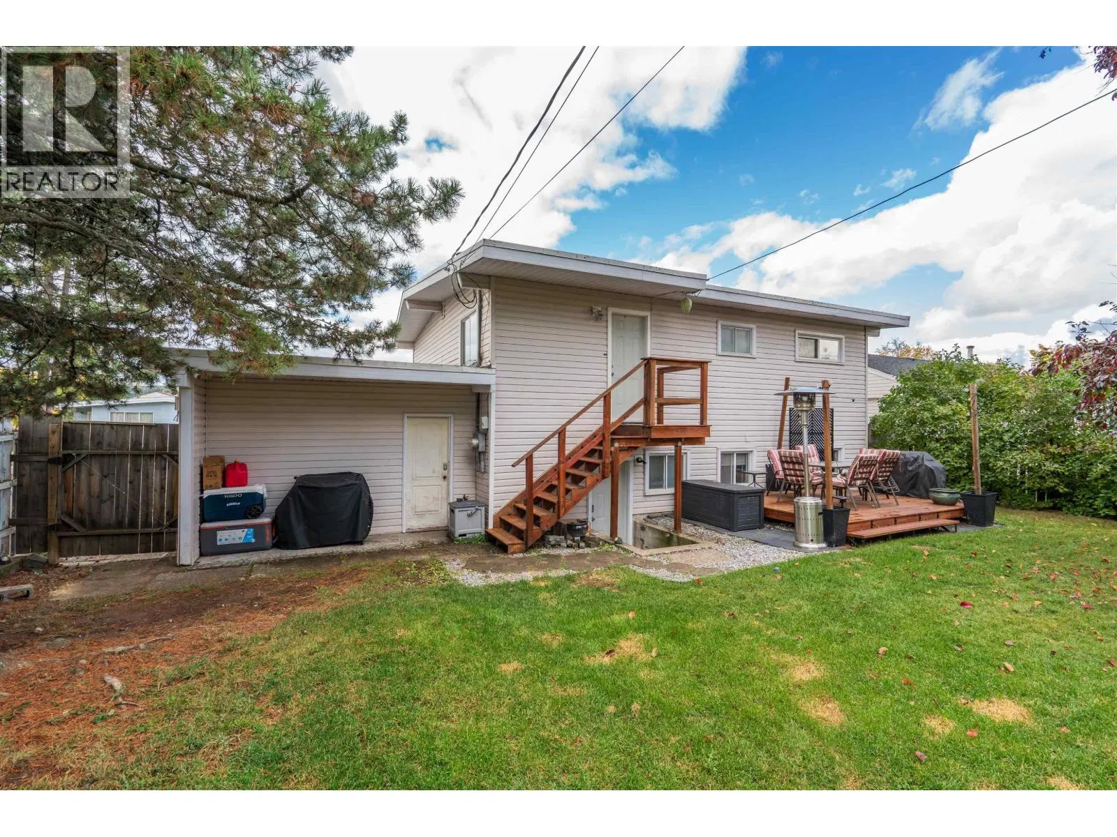 Photo 5 of 31 at 894 IRWIN Street