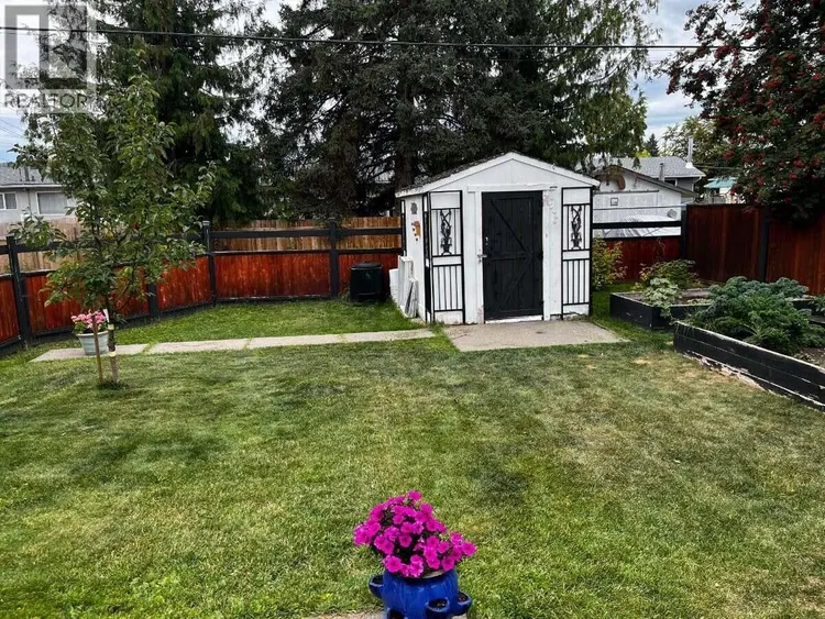 Photo 5 of 40 at 321 OGILVIE Street