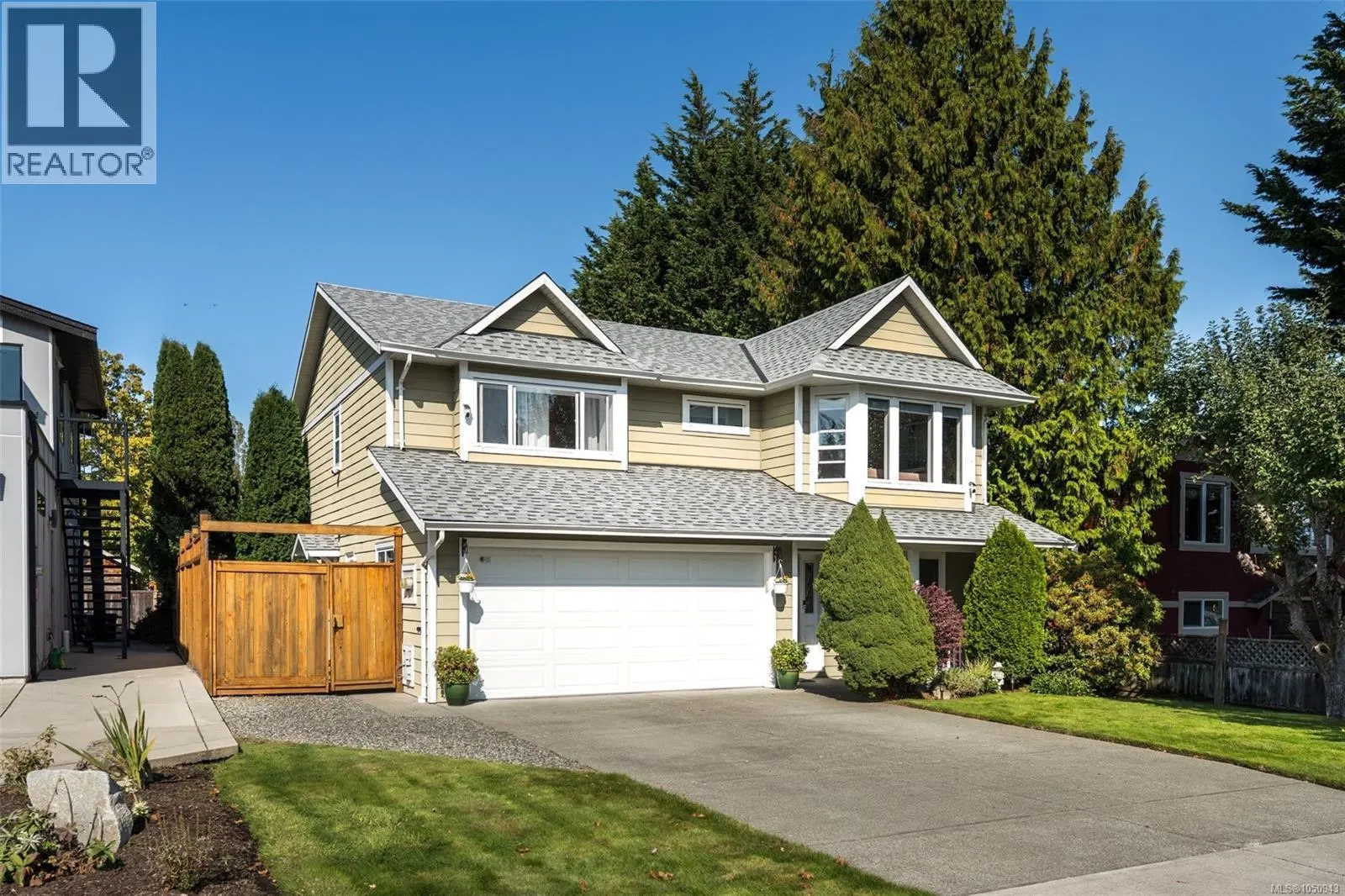 Photo 3 of 44 at 2244 Malaview Avenue