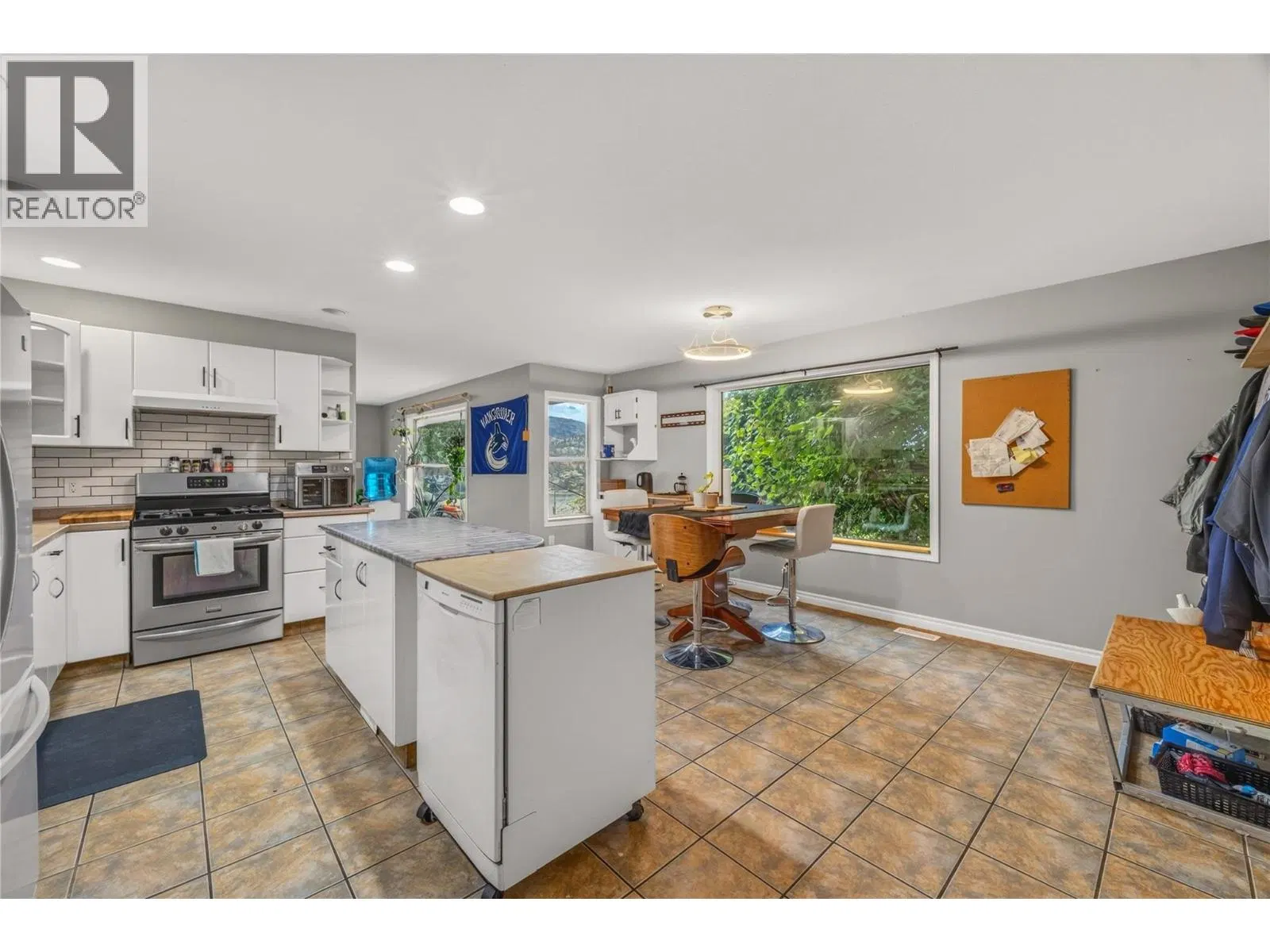 Photo 5 of 55 at 213 Tamarac Avenue