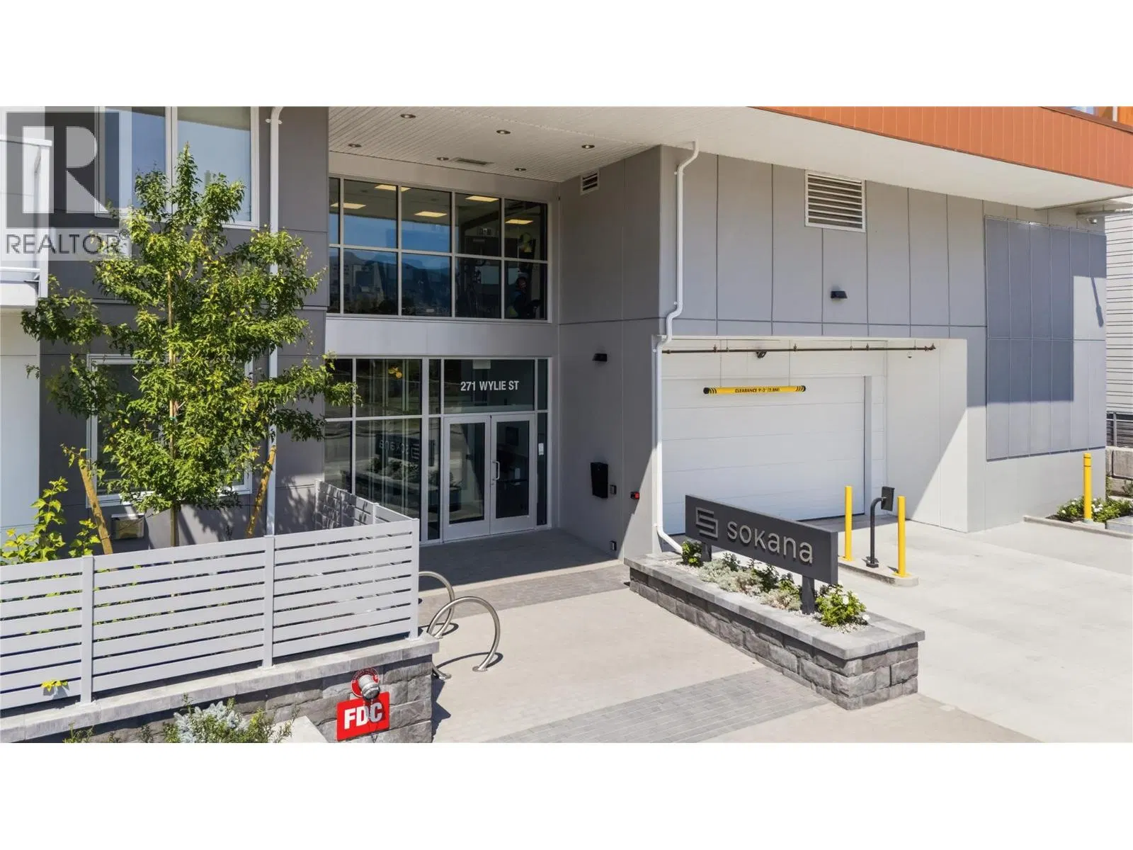 #415 – 270 Riverside Drive