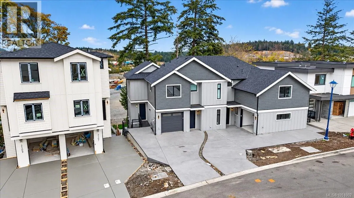 Photo 3 of 52 at 2111 Kingbird Drive