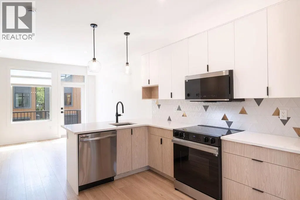 Photo 3 of 25 at #4 – 414 Humbert Street