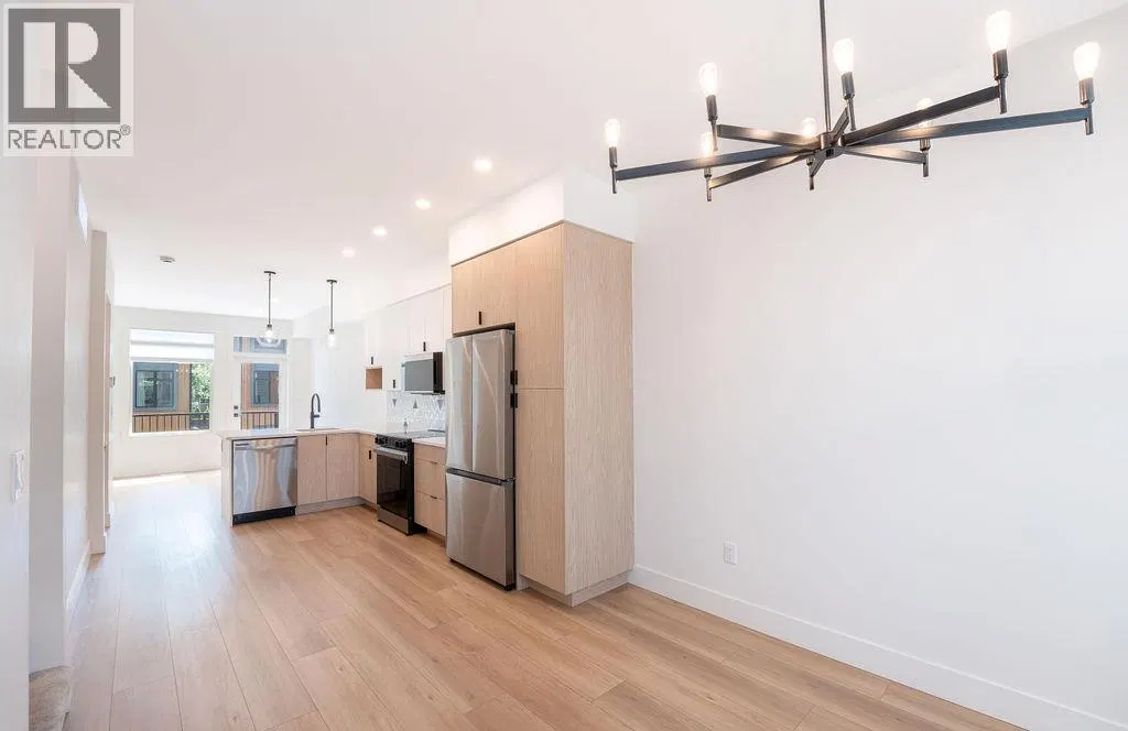 Photo 5 of 25 at #4 – 414 Humbert Street
