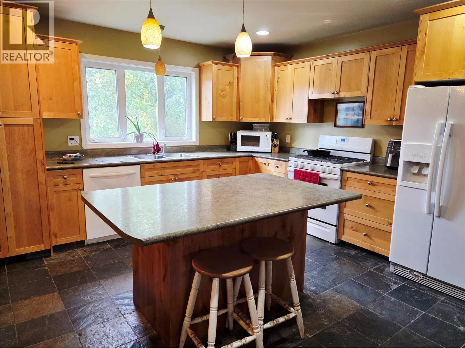 Photo 2 of 15 at 88 103 Avenue