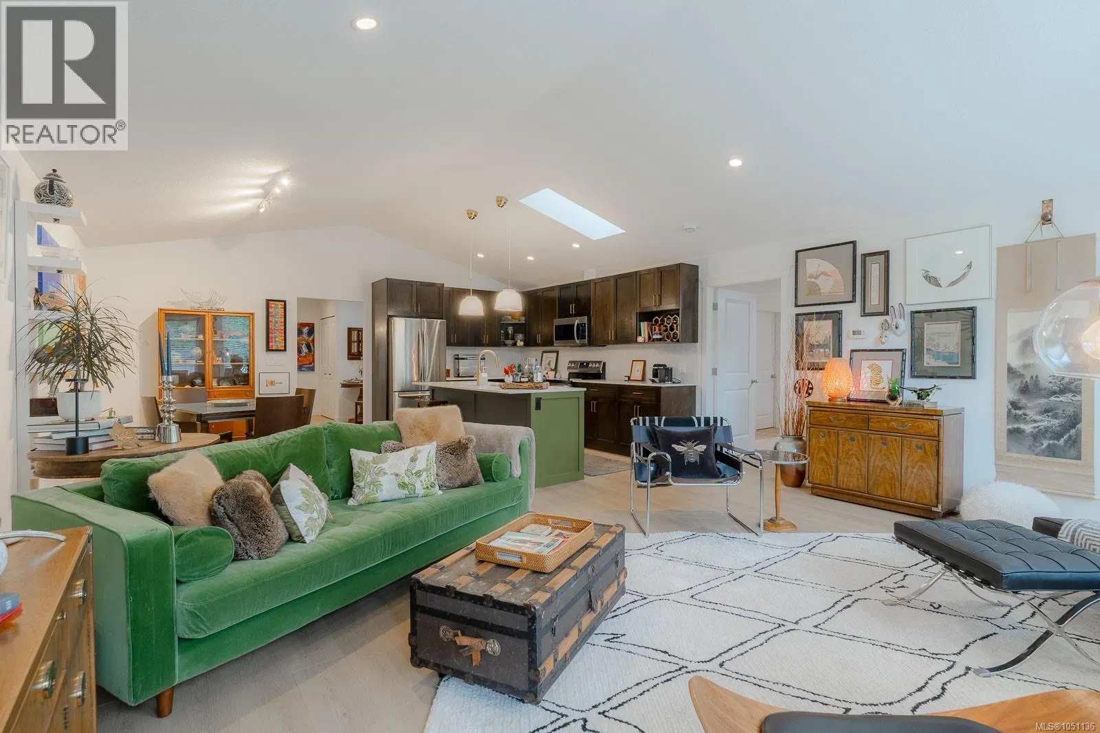 Photo 1 of 31 at #5 – 3774 12th Avenue