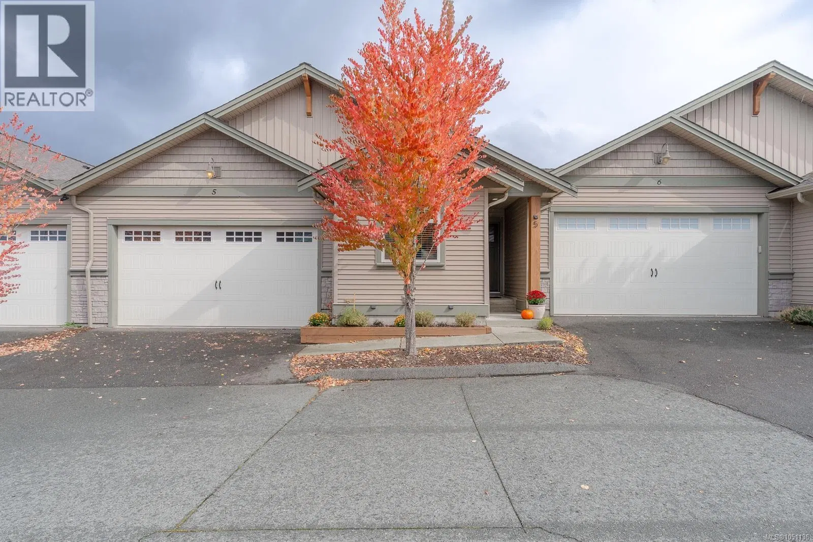 Photo 2 of 31 at #5 – 3774 12th Avenue