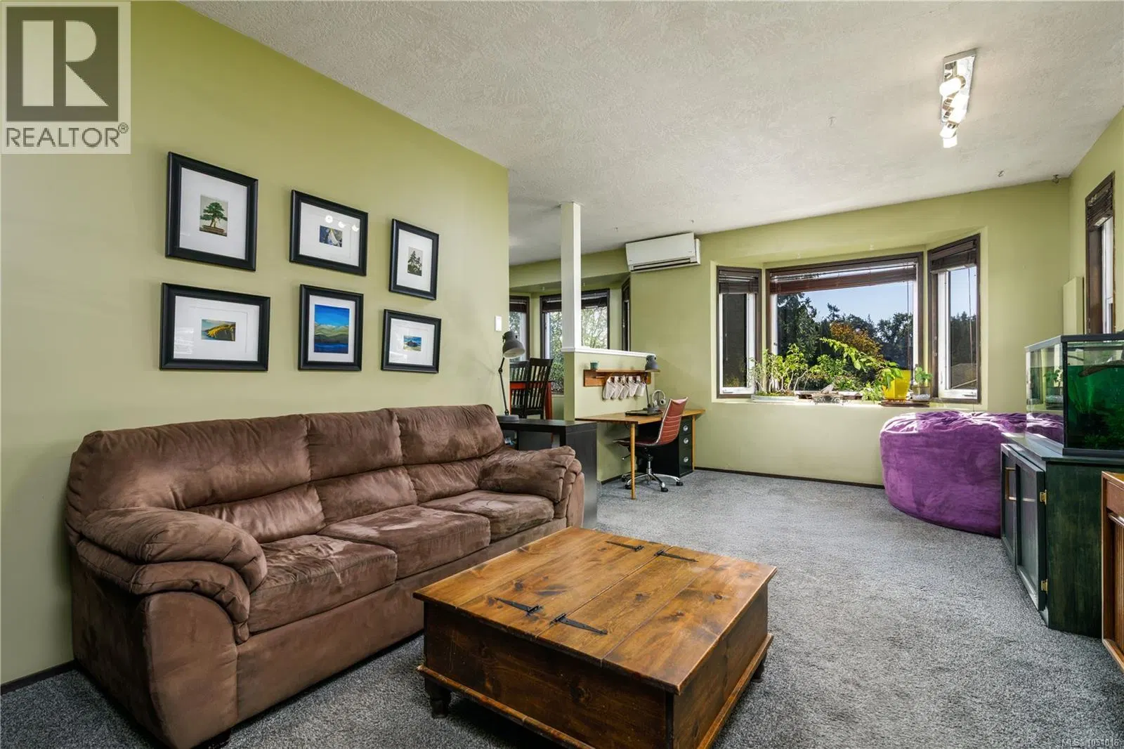 Photo 5 of 29 at 520 Elizabeth Ann Drive