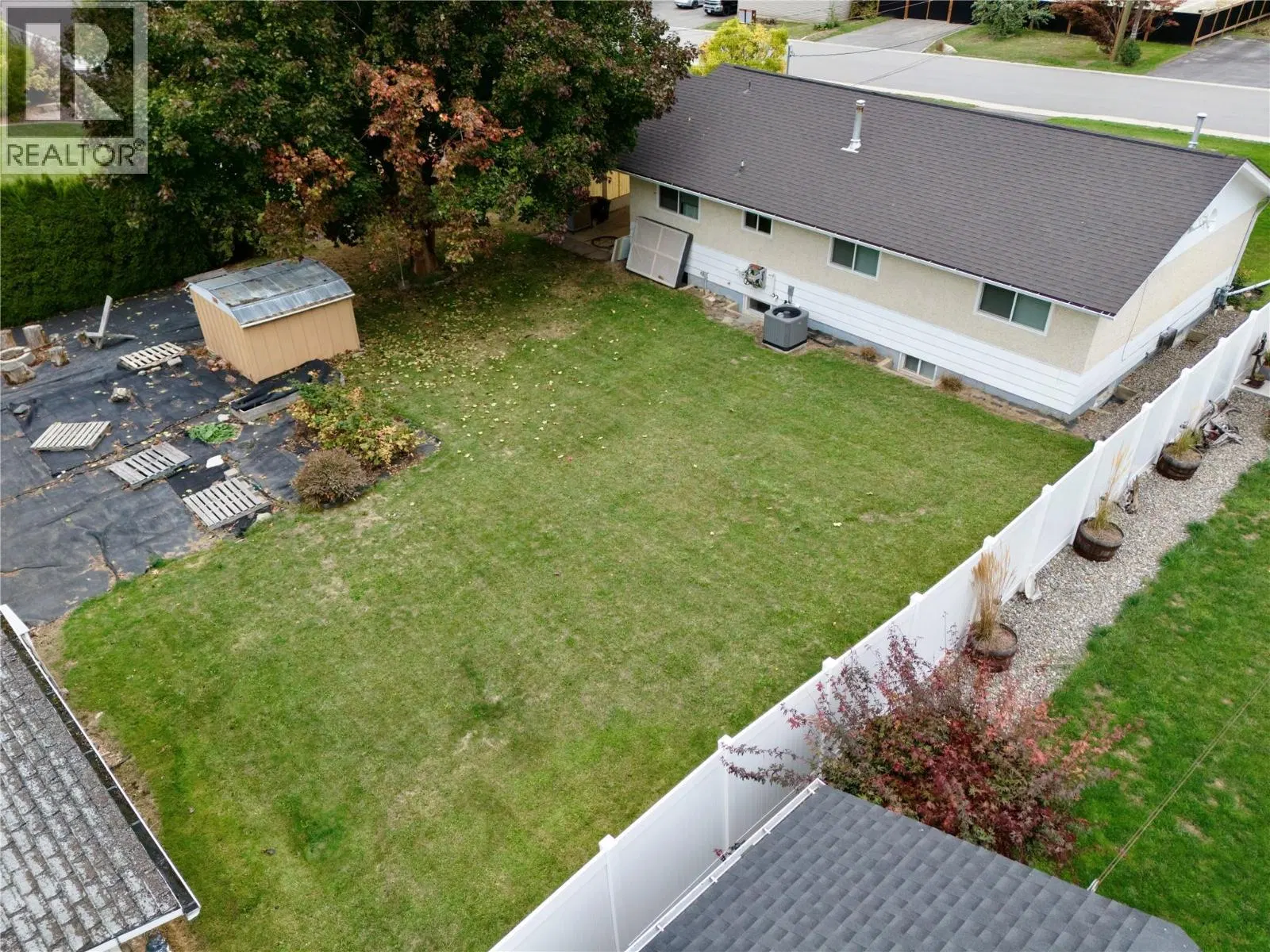 Photo 3 of 31 at 2109 Cedar Street