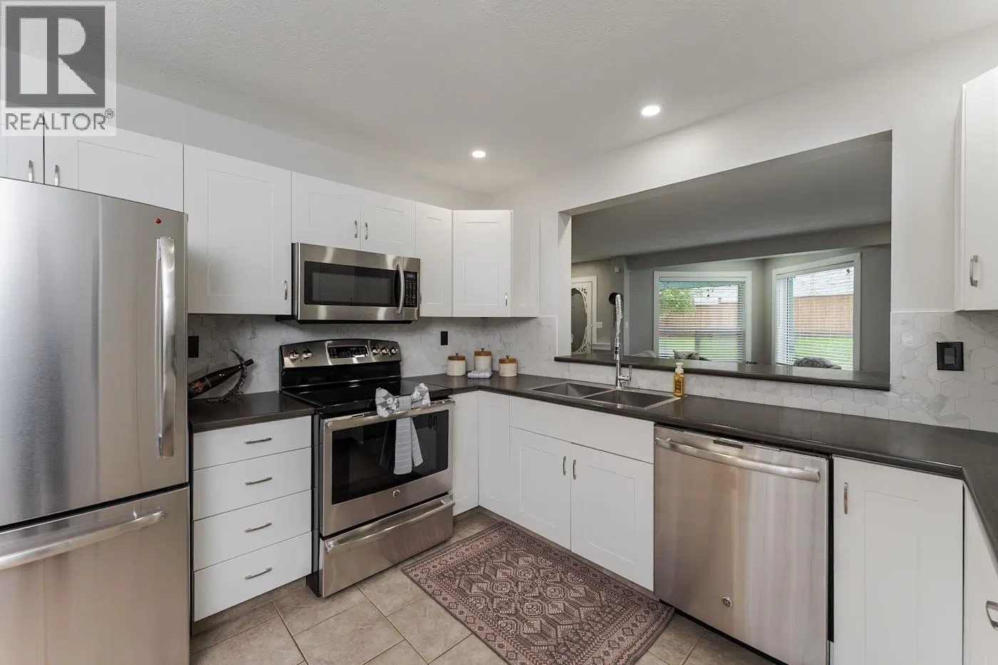Photo 5 of 40 at #117 – 3233 MCGILL Crescent