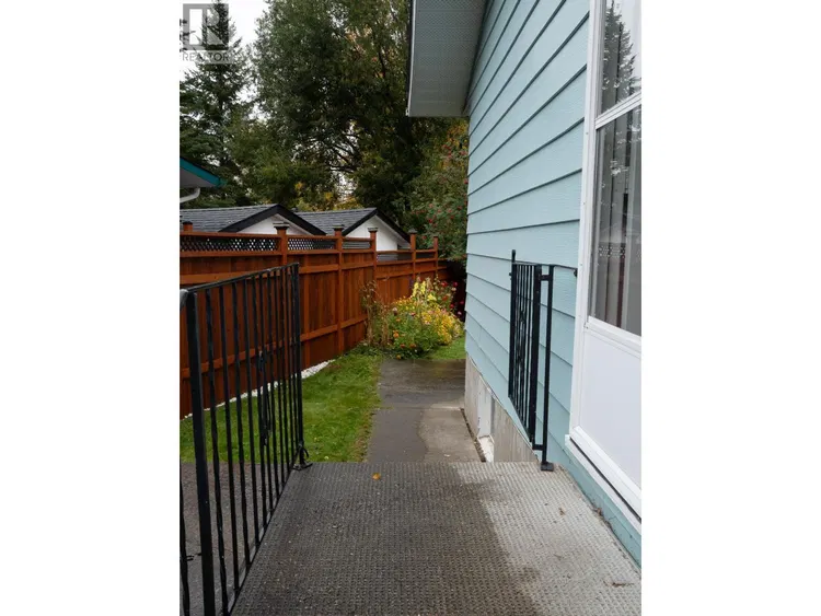 Photo 3 of 38 at 2362 OLDS Street