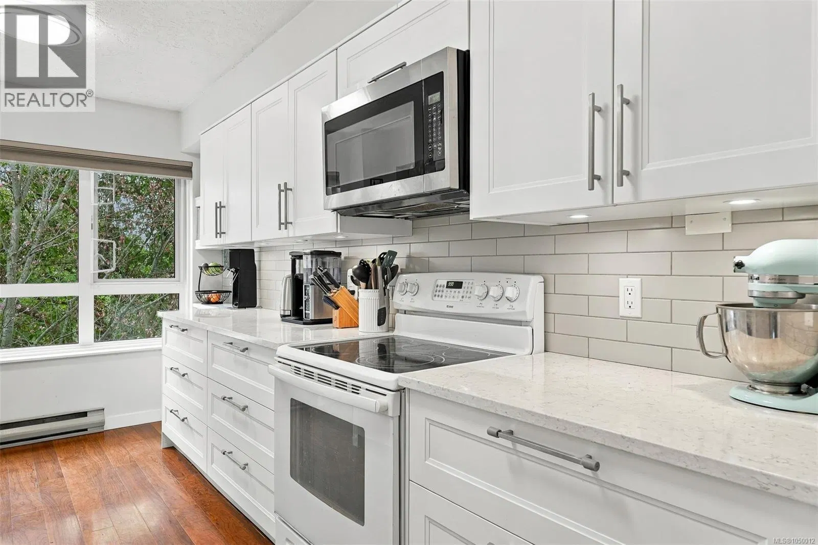 Photo 5 of 28 at #303 – 1500 Elford Street