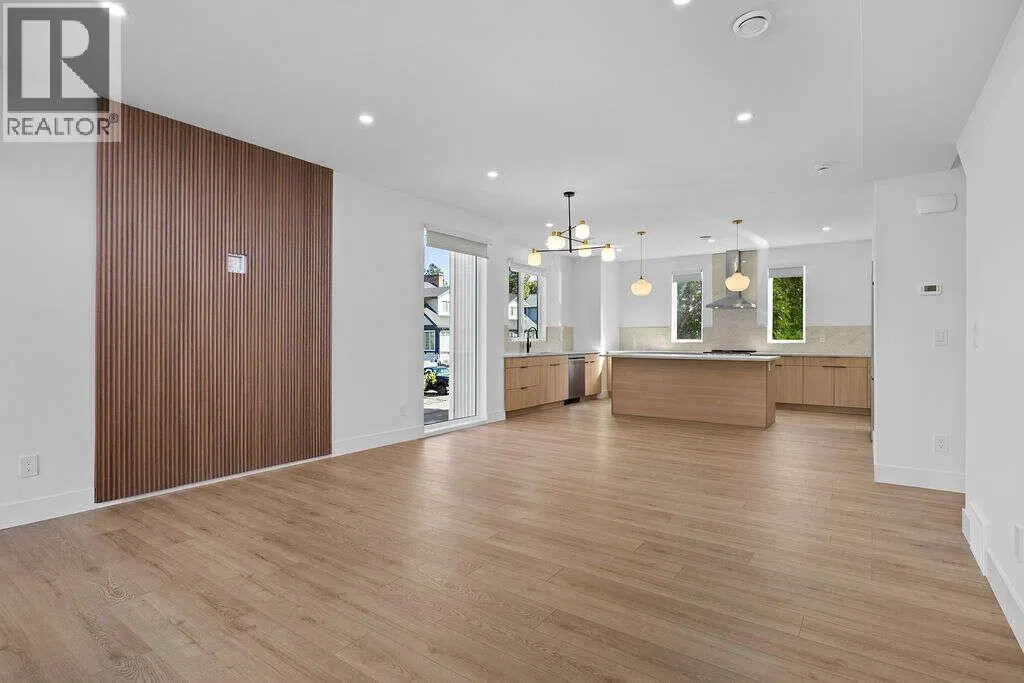 Photo 5 of 40 at #1 – 1506 39A Avenue
