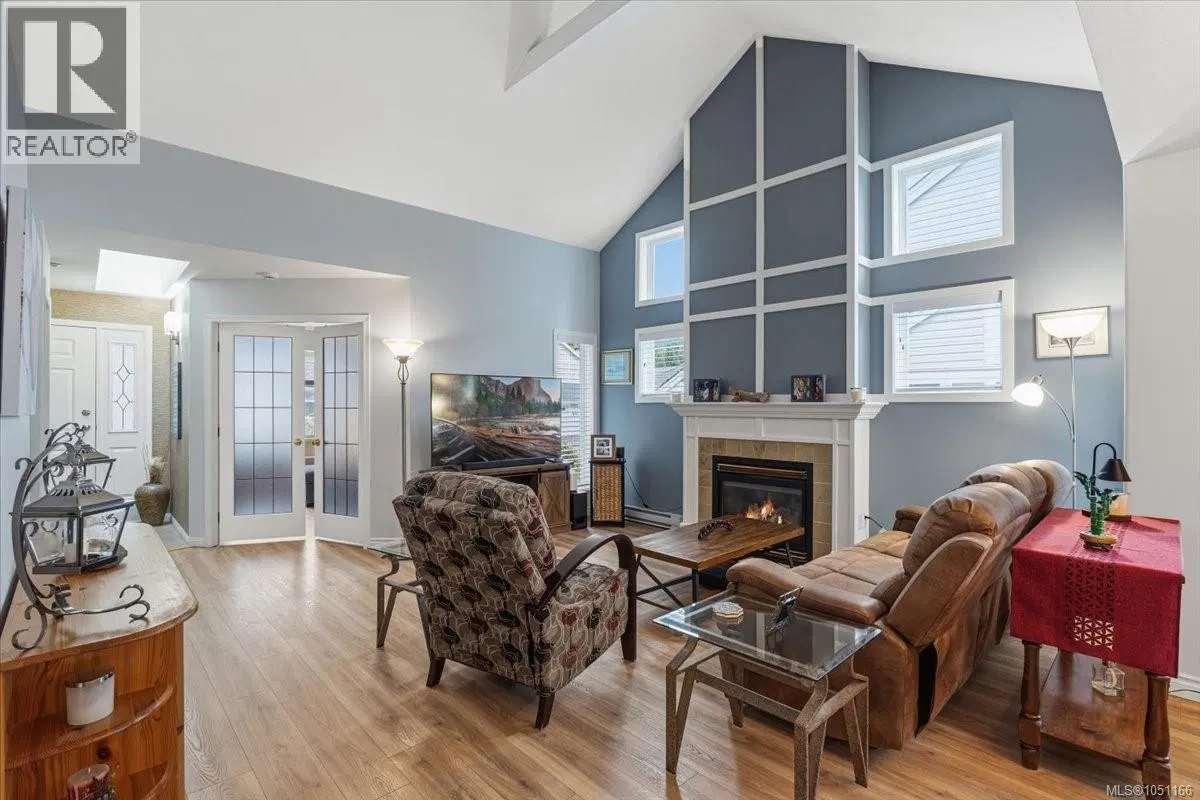 Photo 3 of 41 at 5267 Arbour Crescent