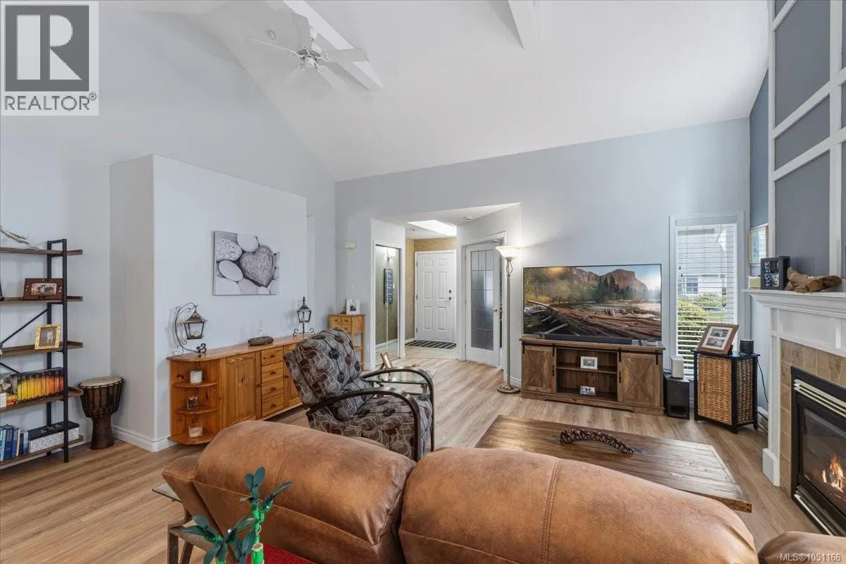 Photo 4 of 41 at 5267 Arbour Crescent