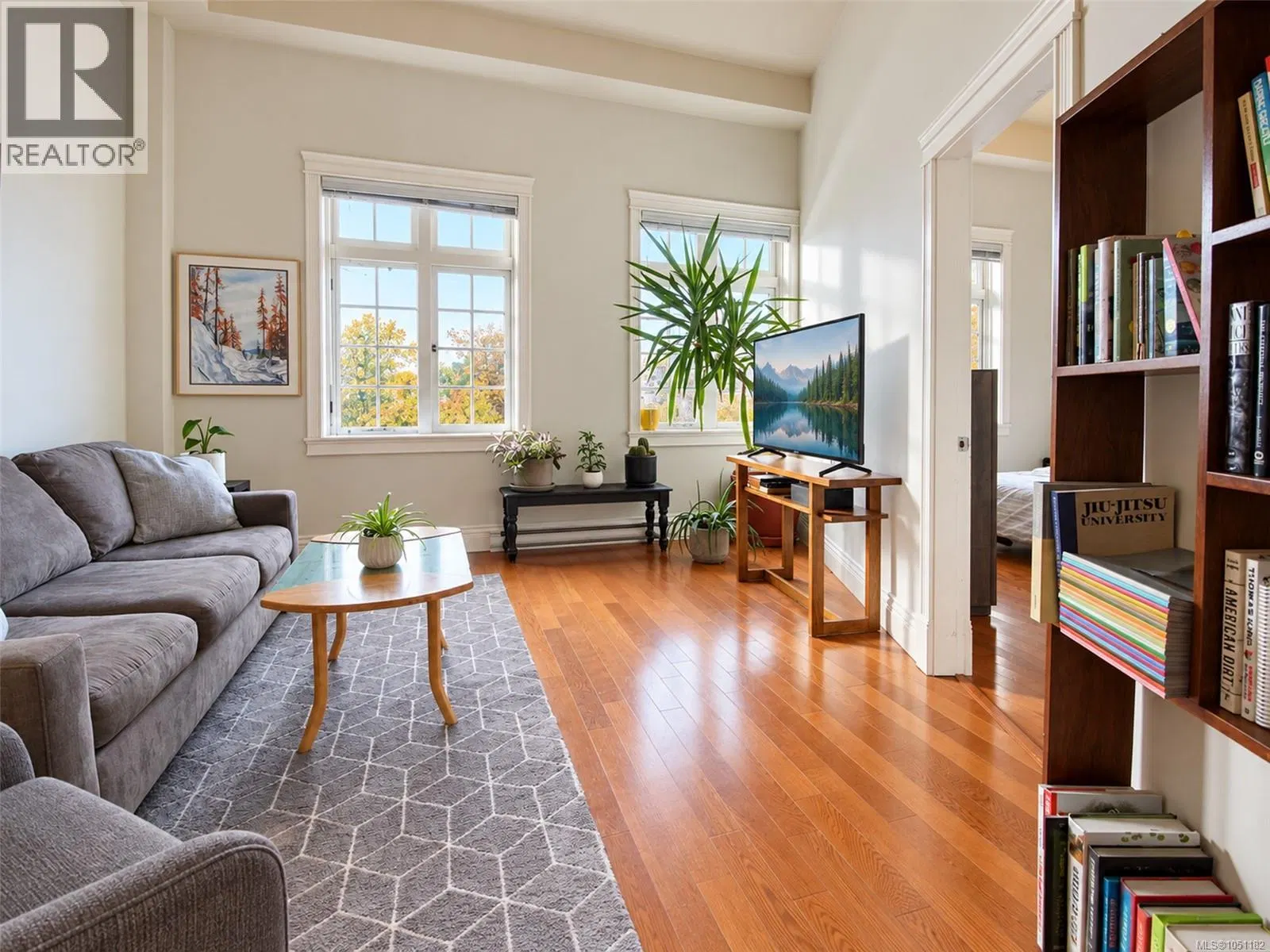Photo 3 of 19 at #407 – 1602 Quadra Street