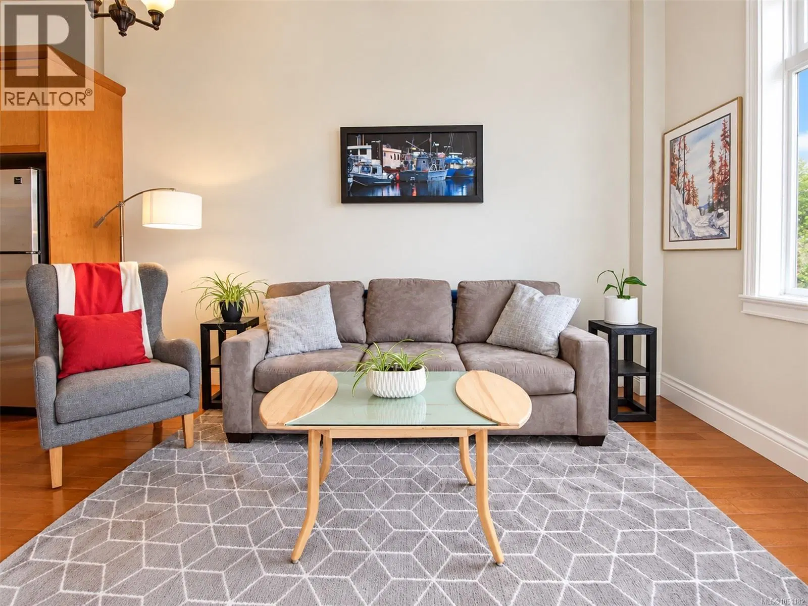 Photo 5 of 19 at #407 – 1602 Quadra Street