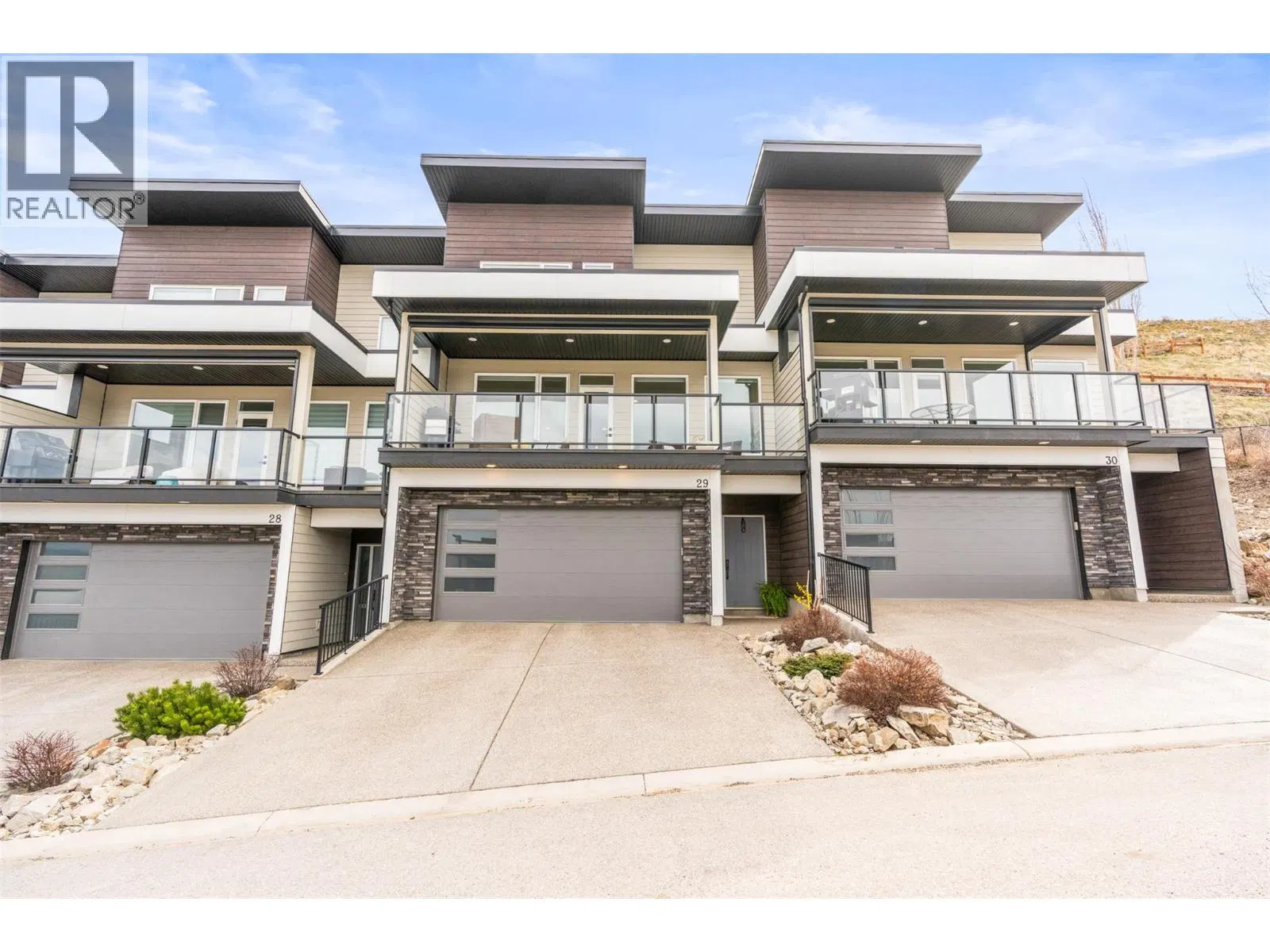 Photo 3 of 47 at #29 – 1000 Mt Robson Place