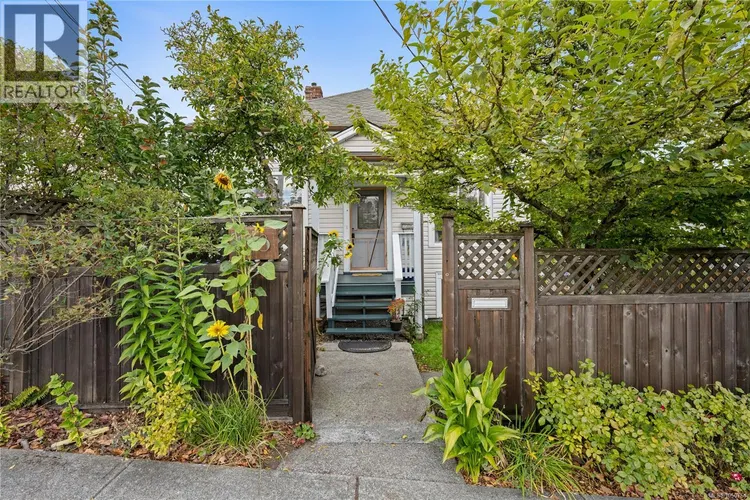 Photo 2 of 37 at 118 Finlayson Street