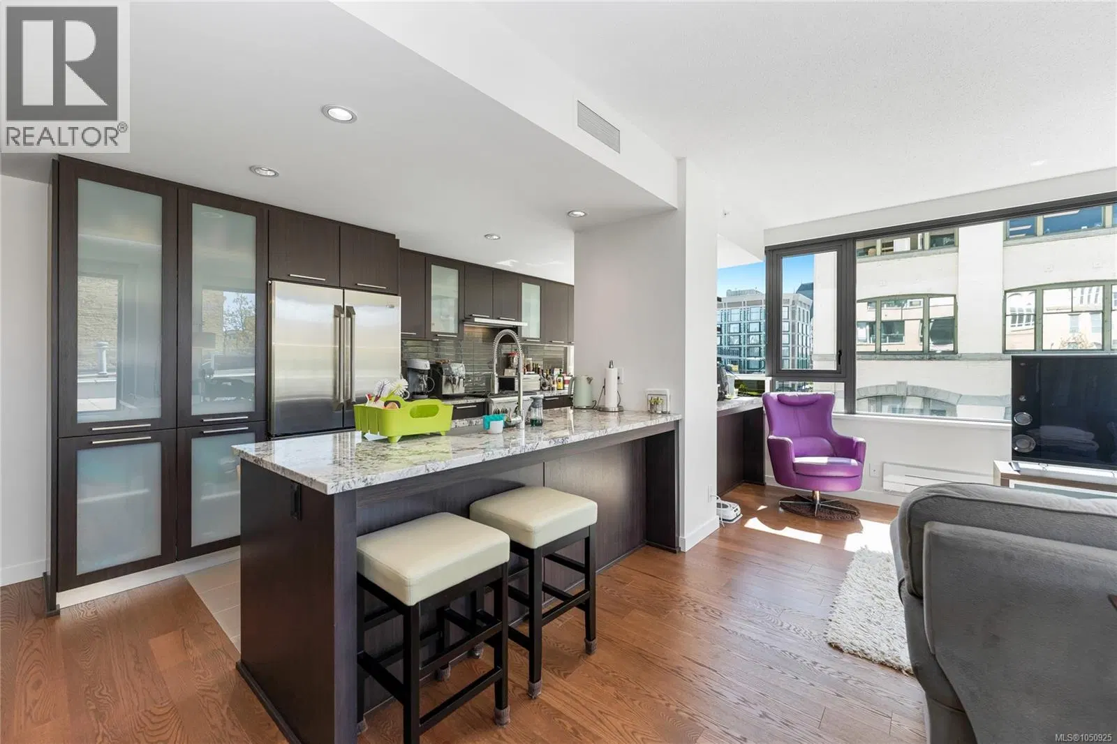 Photo 4 of 64 at #302 – 608 Broughton Street
