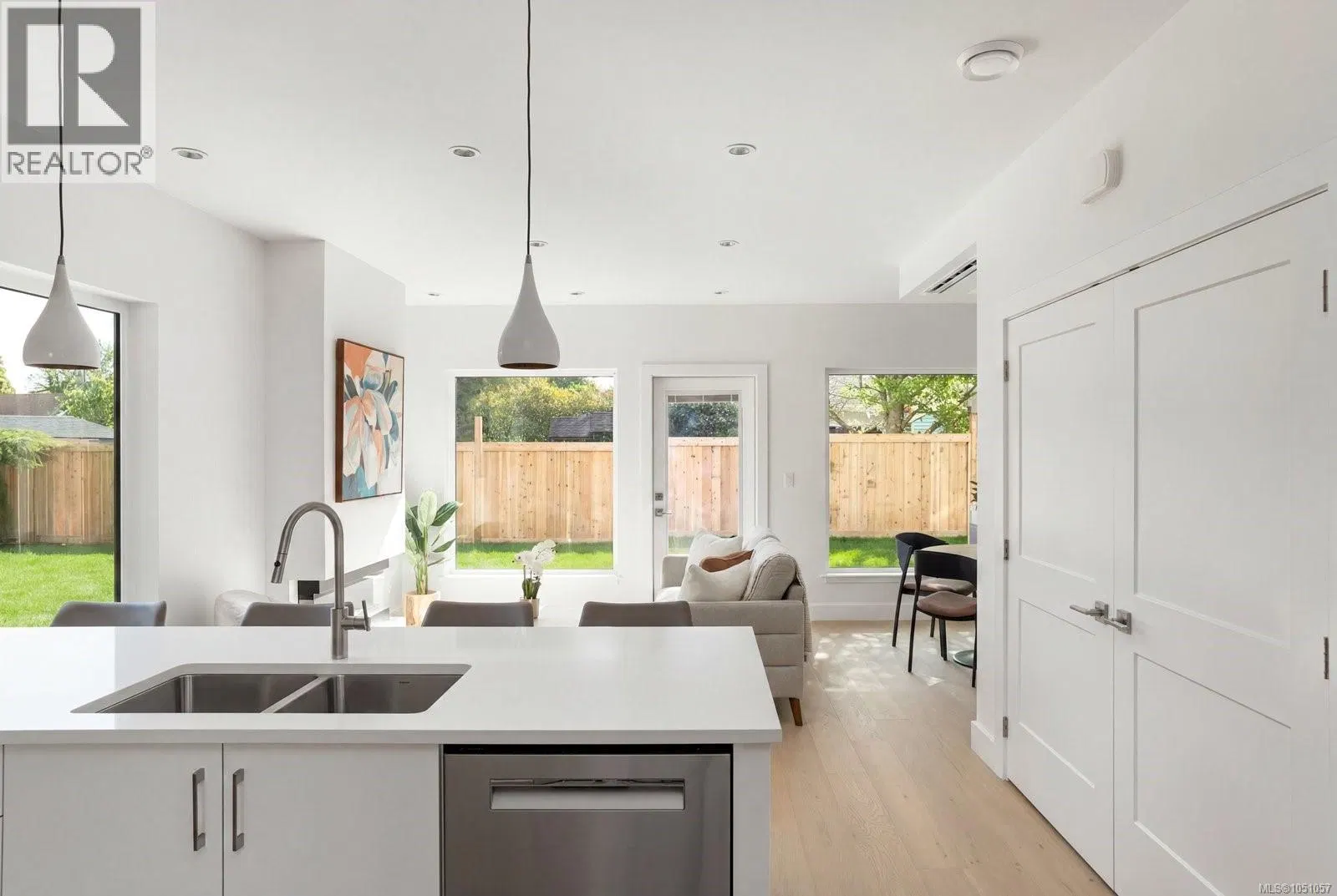 Photo 4 of 39 at #3 – 2118 Pentland Road