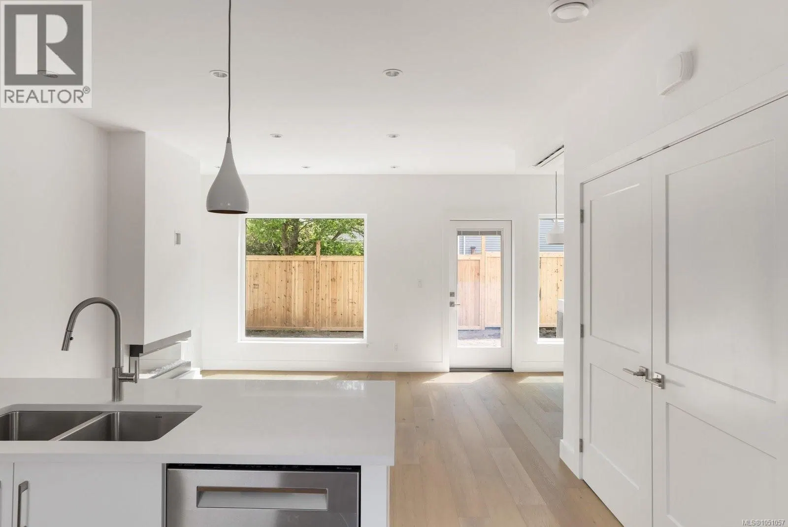 Photo 5 of 39 at #3 – 2118 Pentland Road