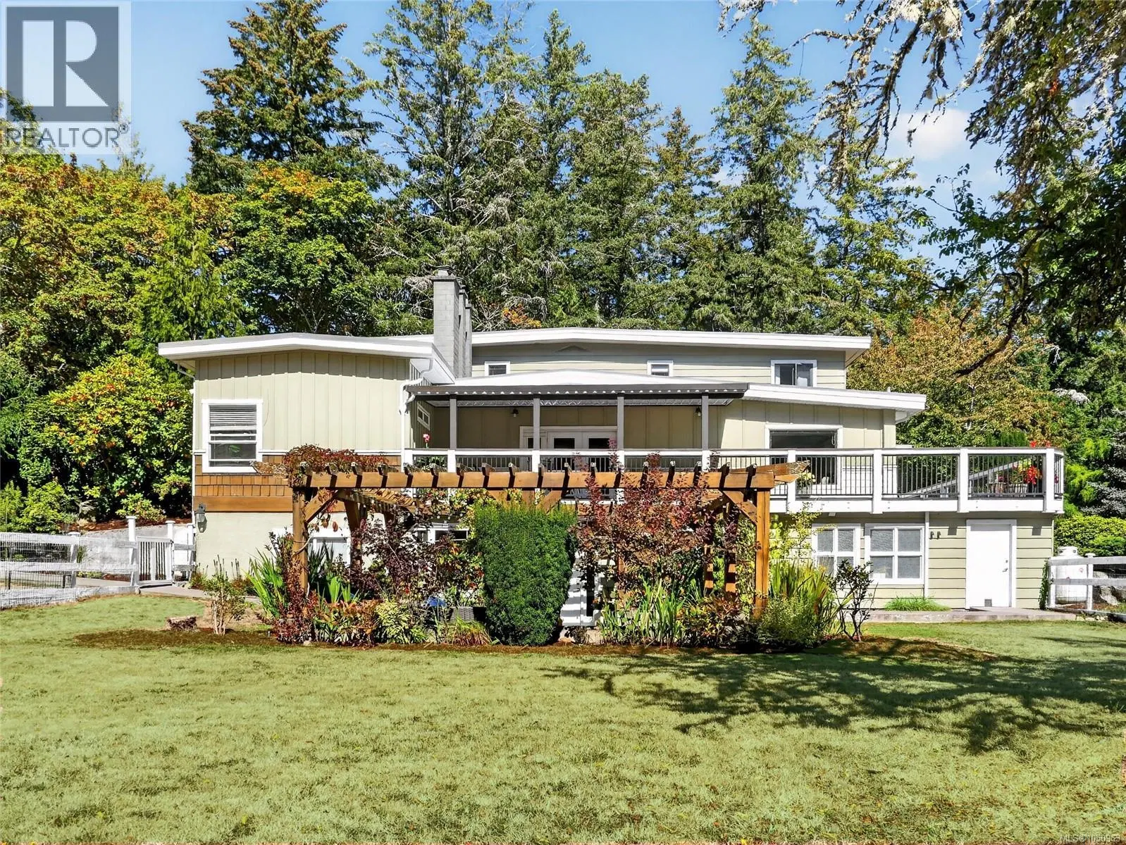 Photo 3 of 72 at 5209 Old West Saanich Road