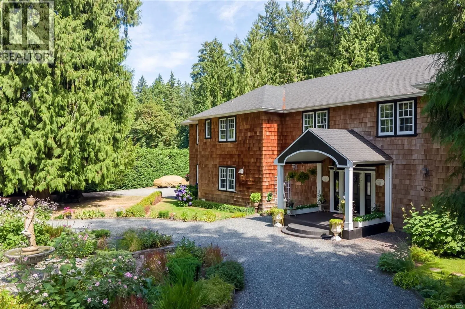 Photo 4 of 76 at 4755 Fairbridge Drive