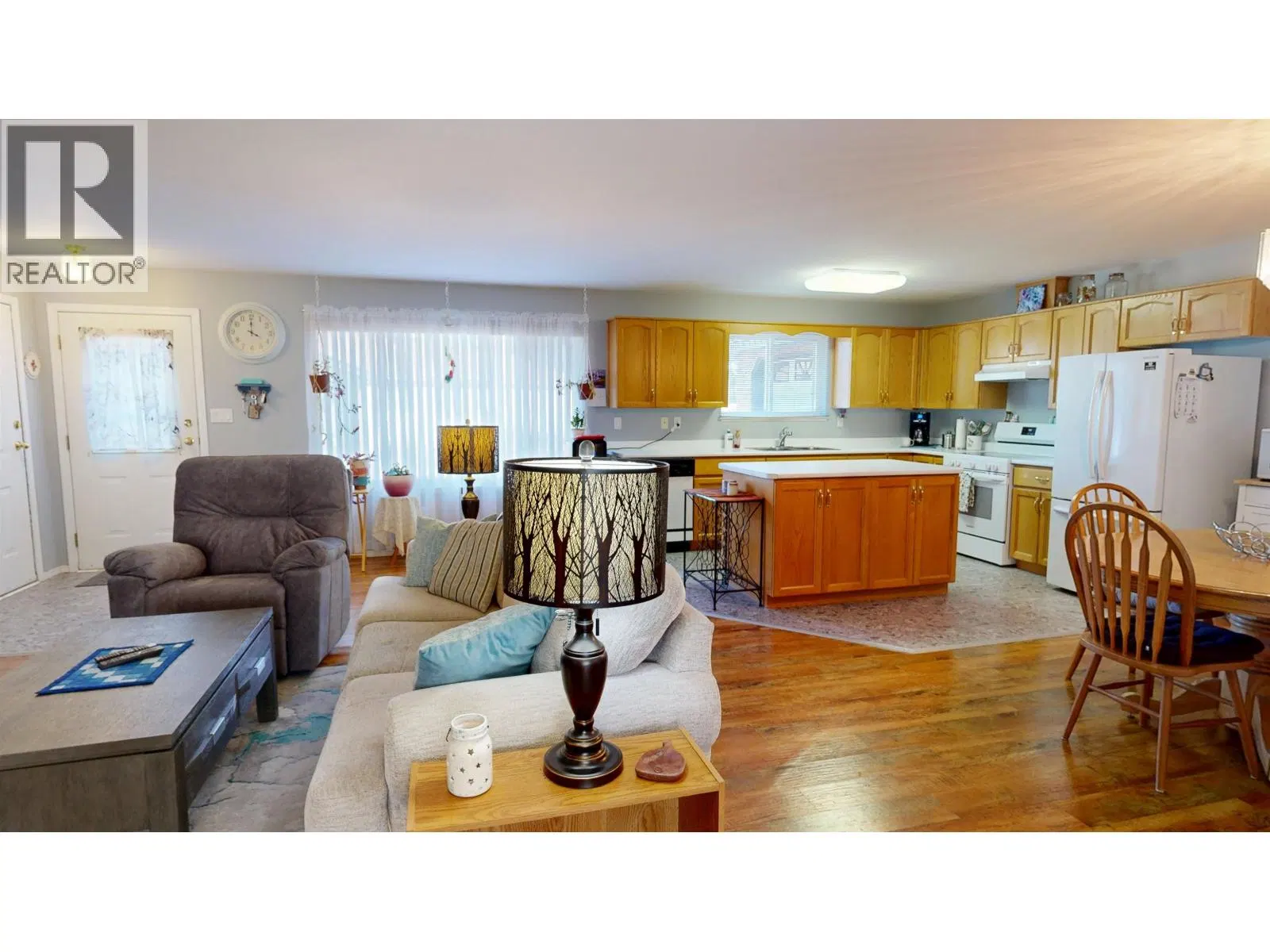 Photo 5 of 20 at 2 202 8TH Street