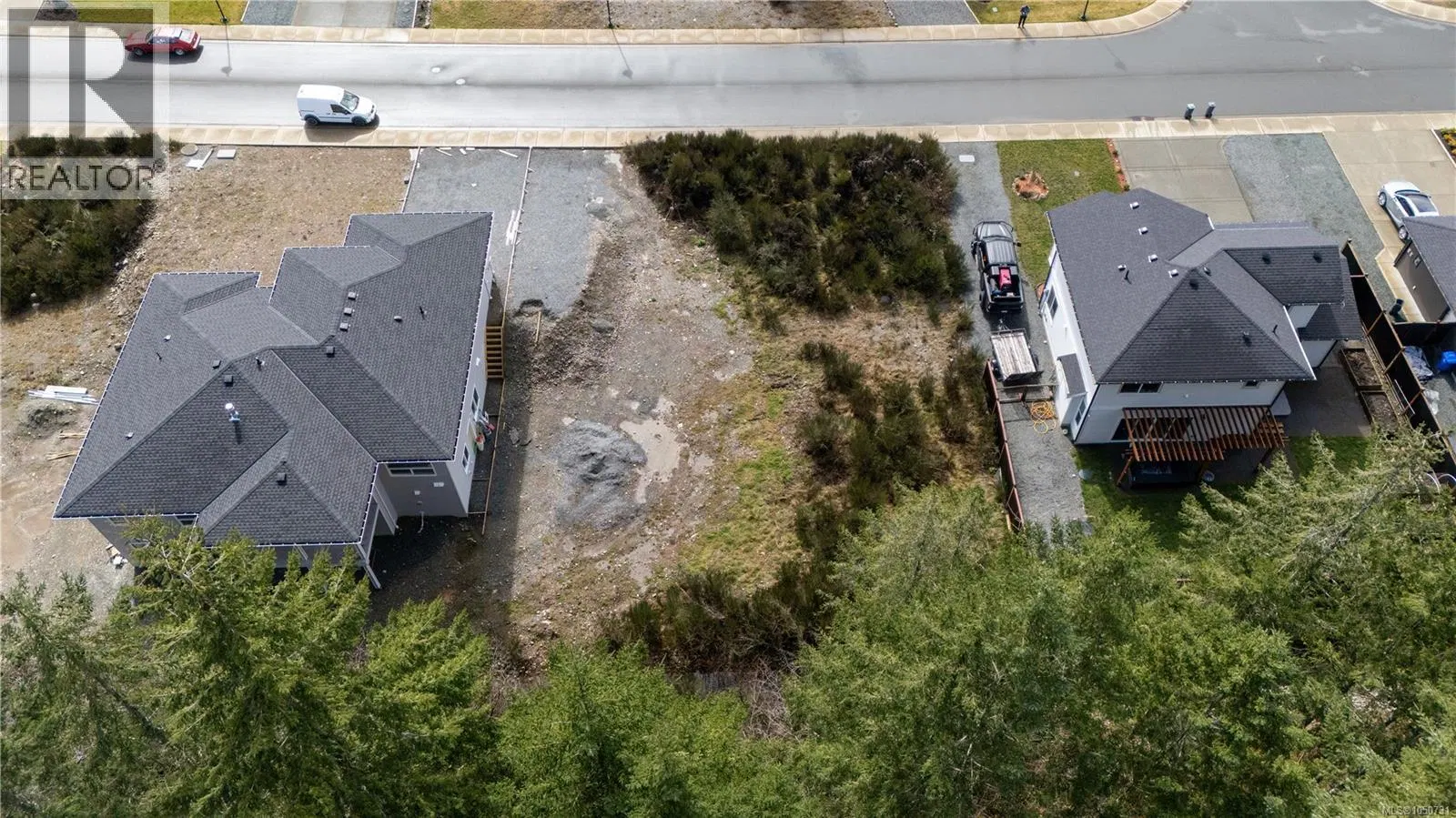 Photo 5 of 11 at 145 Edgewood Drive