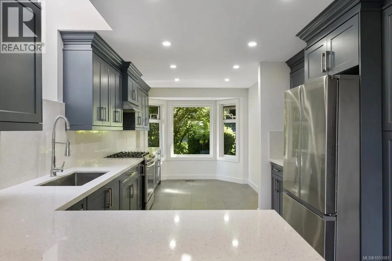 Photo 3 of 41 at #109 – 2829 Arbutus Road