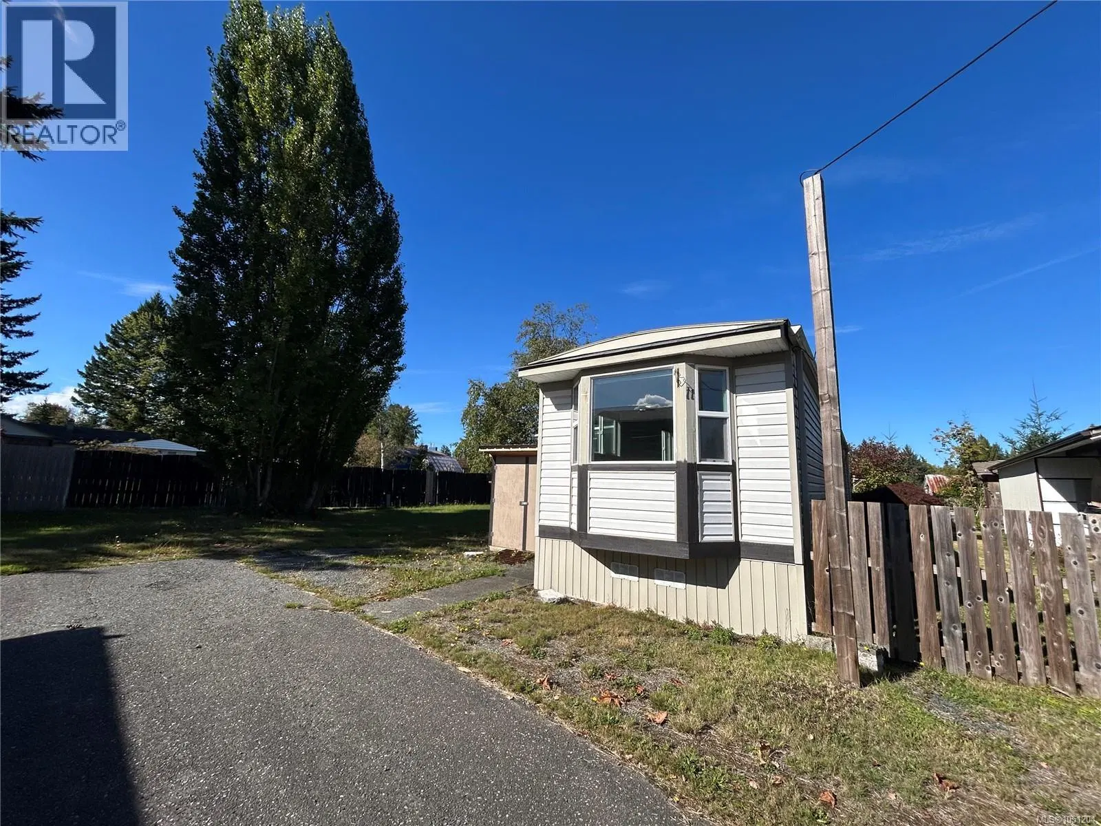 Photo 3 of 30 at #11 – 1630 Croation Road