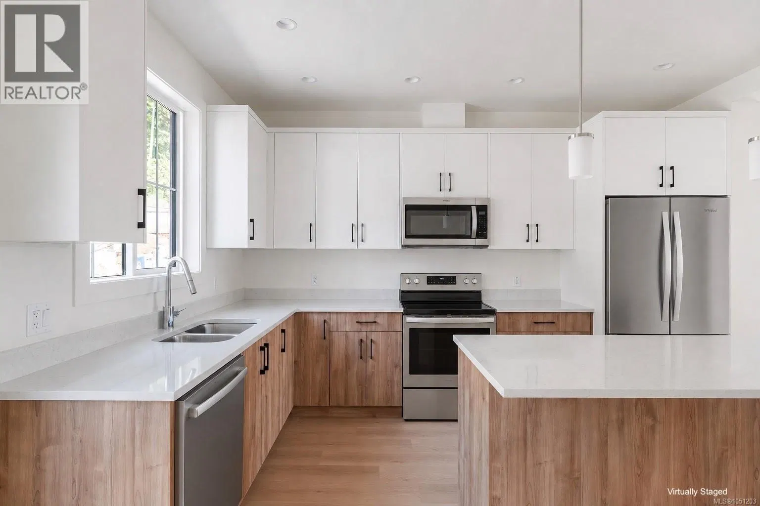 Photo 4 of 21 at #2 – 3439 Trumpeter Street