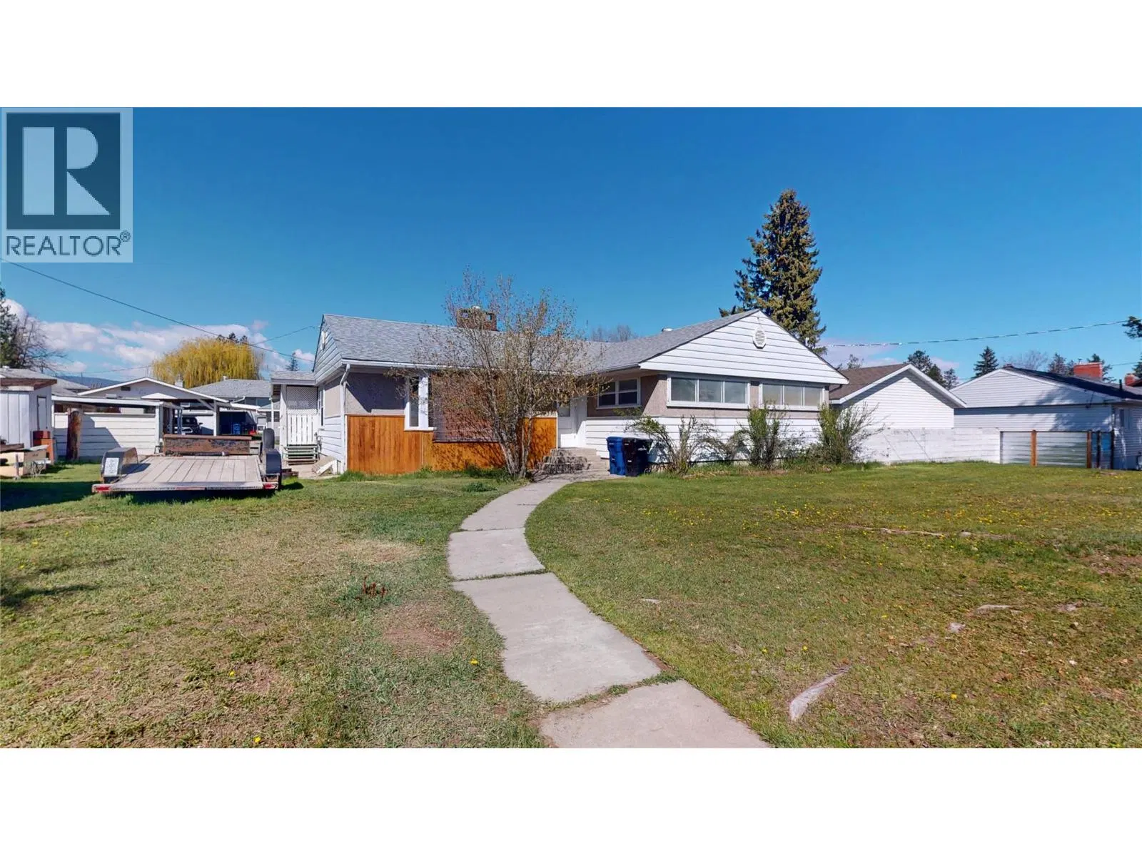 Photo 2 of 54 at 325 14 Avenue