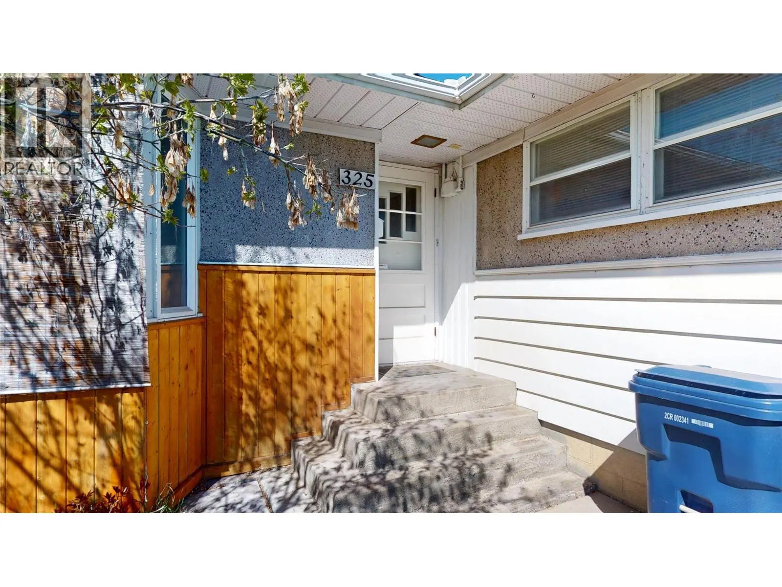 Photo 3 of 54 at 325 14 Avenue