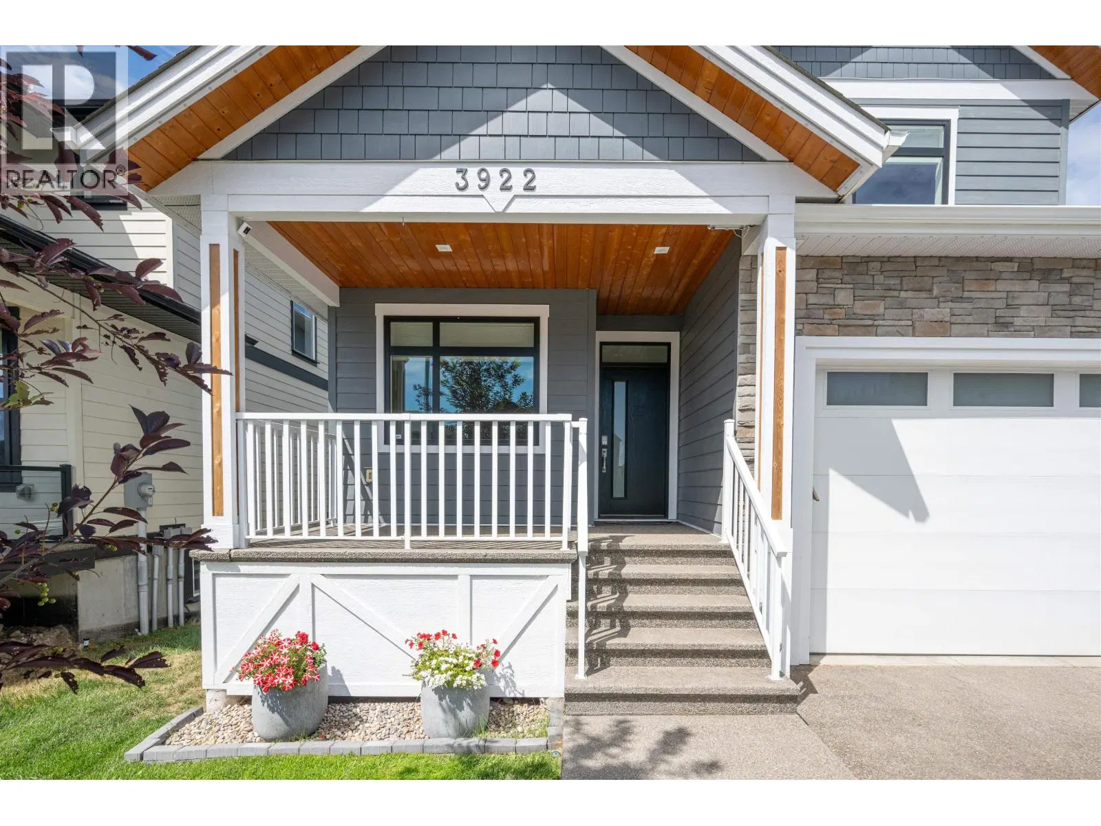 Photo 4 of 40 at 3922 AREND Drive