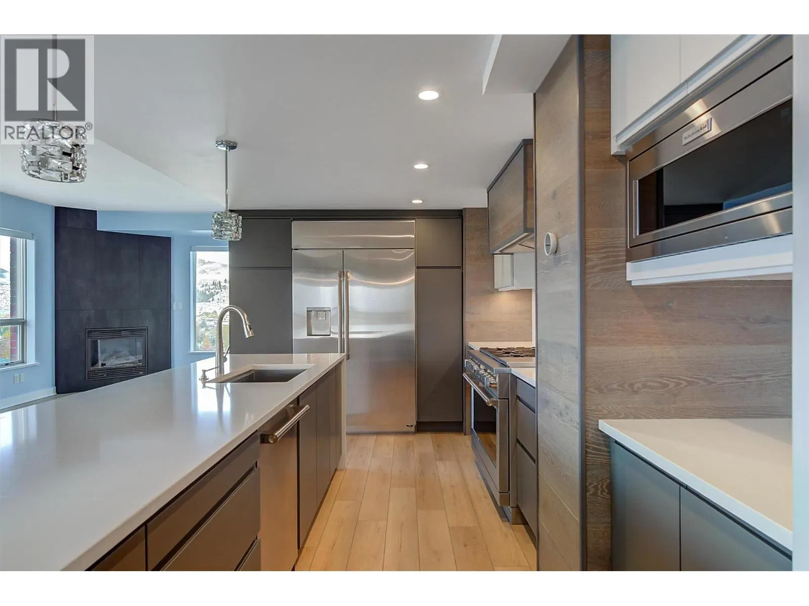 Photo 5 of 23 at #1209 – 1160 Bernard Avenue