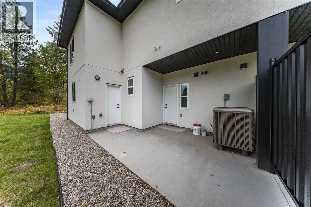 Photo 5 of 53 at 3736 Toba Road