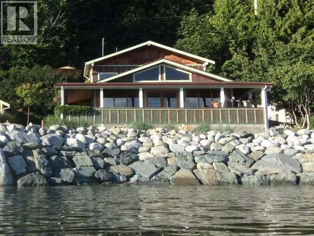 Photo 4 of 72 at Powell River