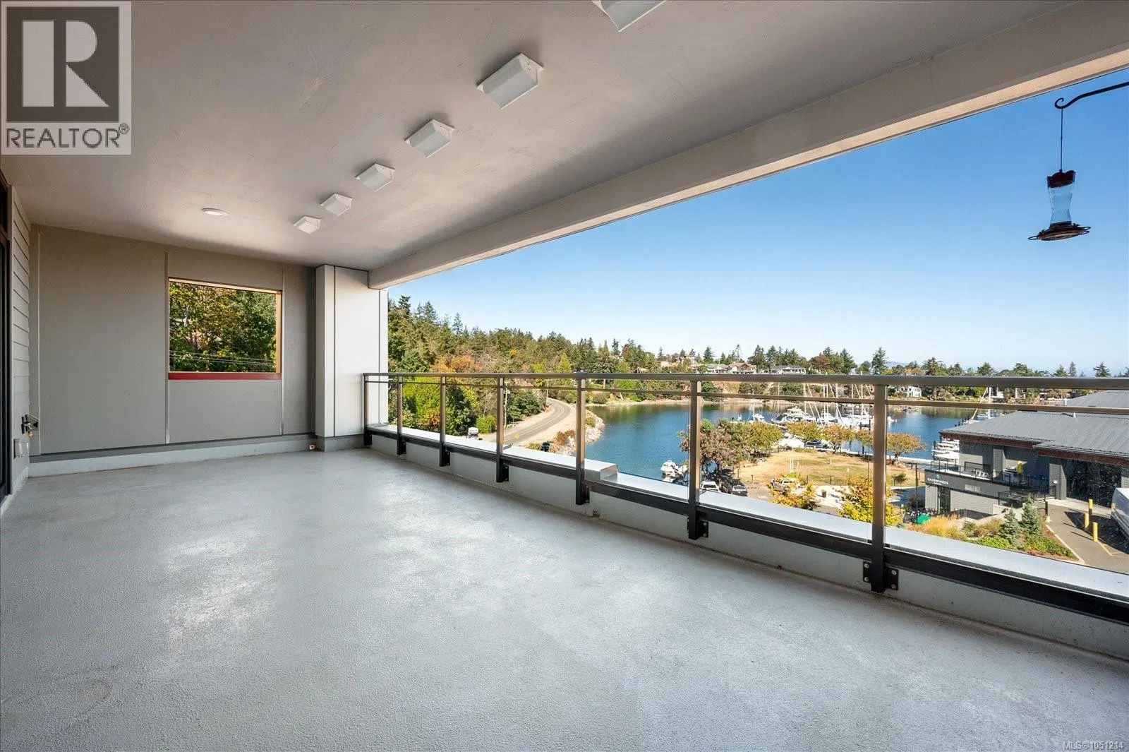 Photo 4 of 63 at #301 – 3529 Dolphin Drive