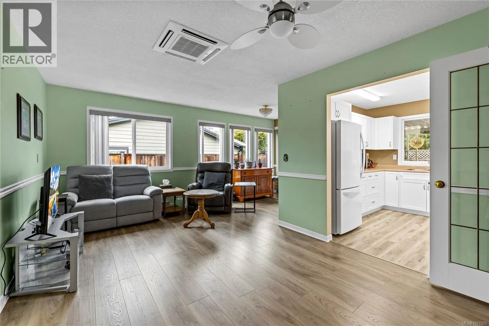 Photo 5 of 38 at 834 Redonda Place