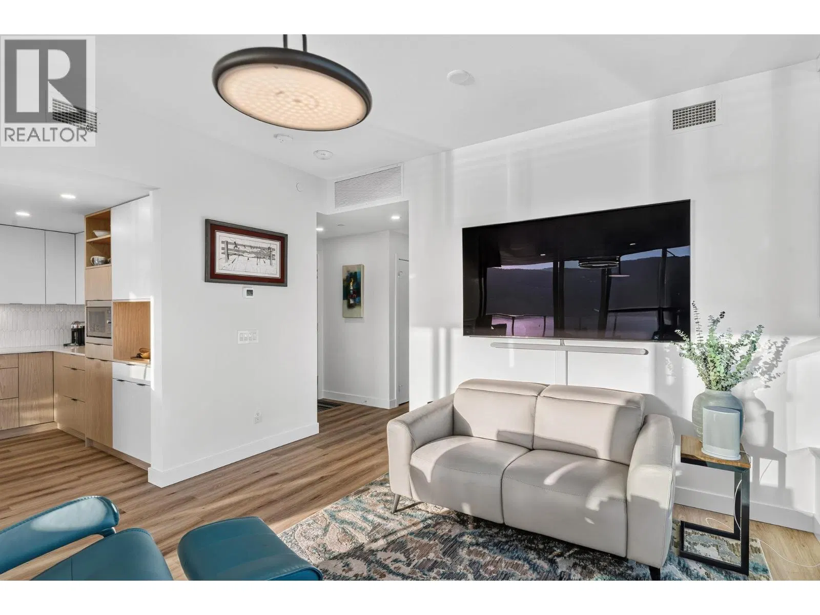 Photo 5 of 41 at #3202 – 1488 Bertram Street