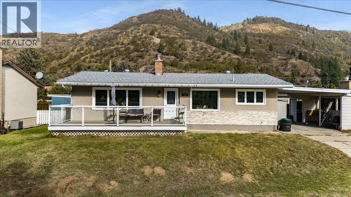 290 8TH Avenue